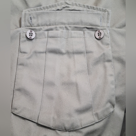 DC Shoe Co. Tan shorts, Size: 30 Style: Intro, RN#93220 - Picture 7 of 8
